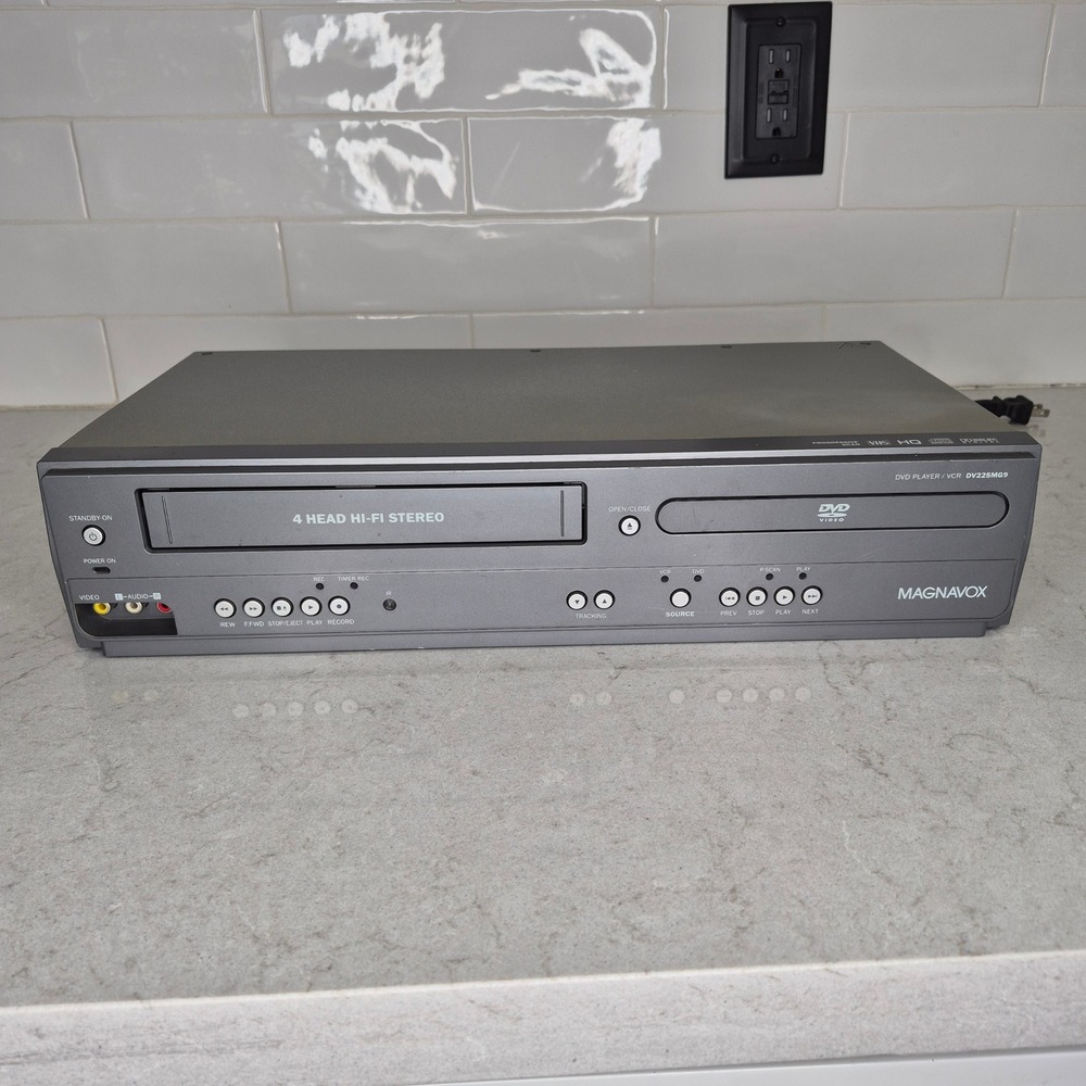Magnavox DVD VCR Combo DV225MG9 4 Head Hi-Fi Stereo Silver Working